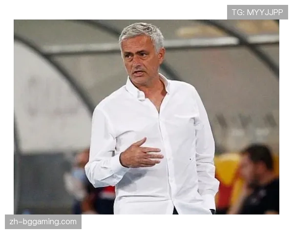 终场哨响，朗斯球员跪地掩面：从榜首宝座滑落的90分钟